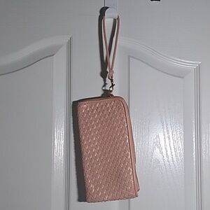 FINAL MARKDOWN SEND OFFERS Ladies' Under One Sky Wristlet